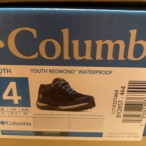 Boys size 4youth water proof Redmond hiking shoes